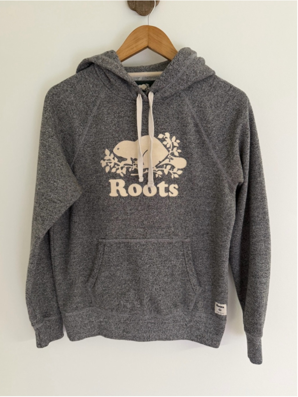 canadiana roots beaver logo hoodie • french terry pullover